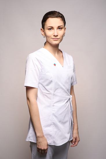 Васюхина Ксения Маратовна Стоматолог - ортодонт. Клиника YourMed.